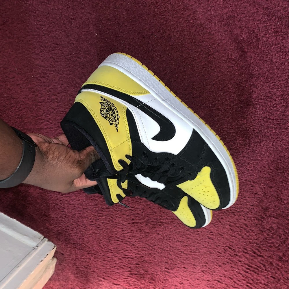 Air Jordan 1 mid